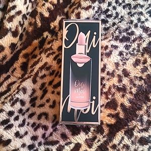 Sweet Smelling Perfume